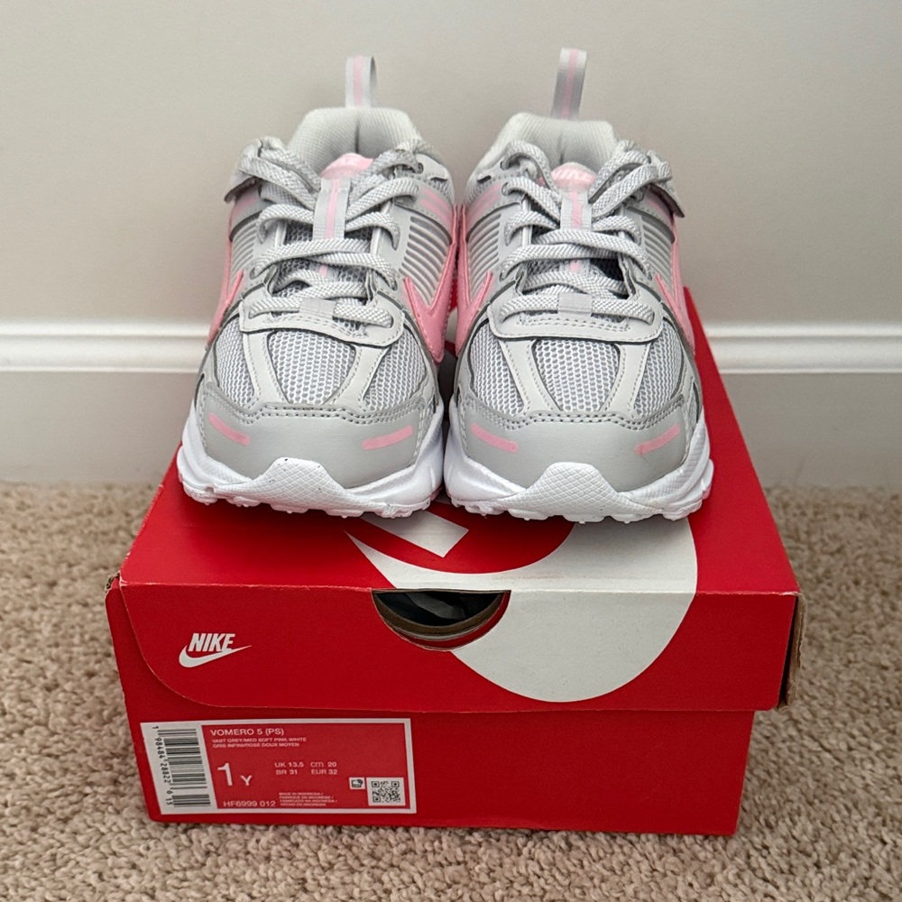 Nike Kids' Vomero 5 Sneakers in Pink and Gray